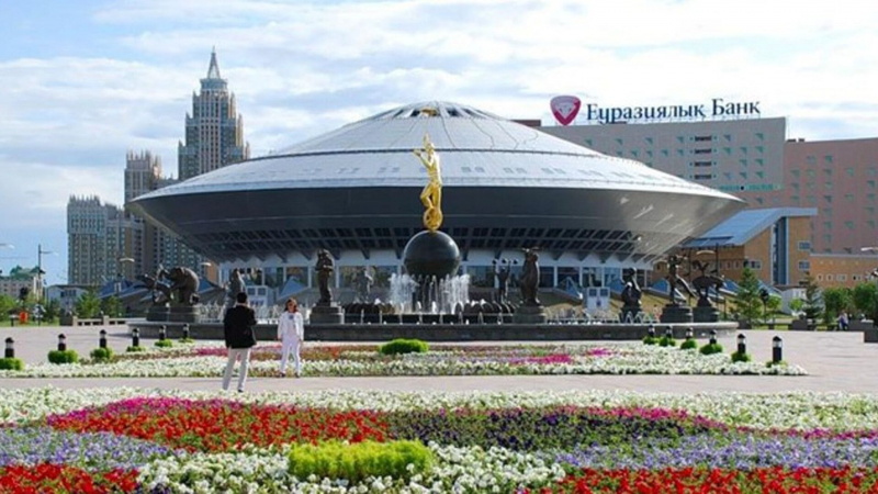 Артистка цирка Астаны сорвалась с пятиметровой высоты во время выступления 