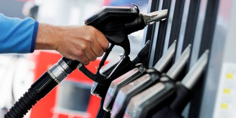 Ціни на бензин в Україні знизилися