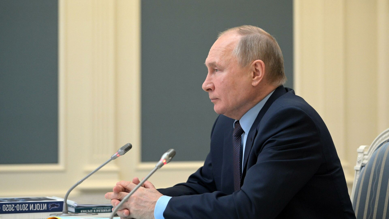Путин заработал почти десять миллионов рублей за прошлый год